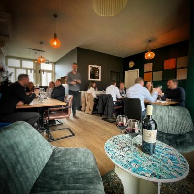 Wijn proeven in wijnbar De Proeverij Geel